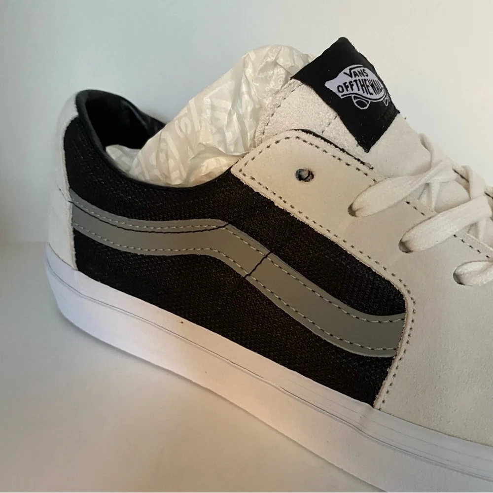 NEW VANS SK8 LOW UNISEX WHITE BLACK  Women 12 NIB NWT